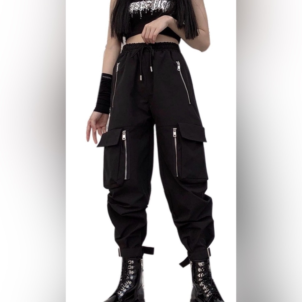 Meinvqiaoti Black Cargo Pants, Size Small